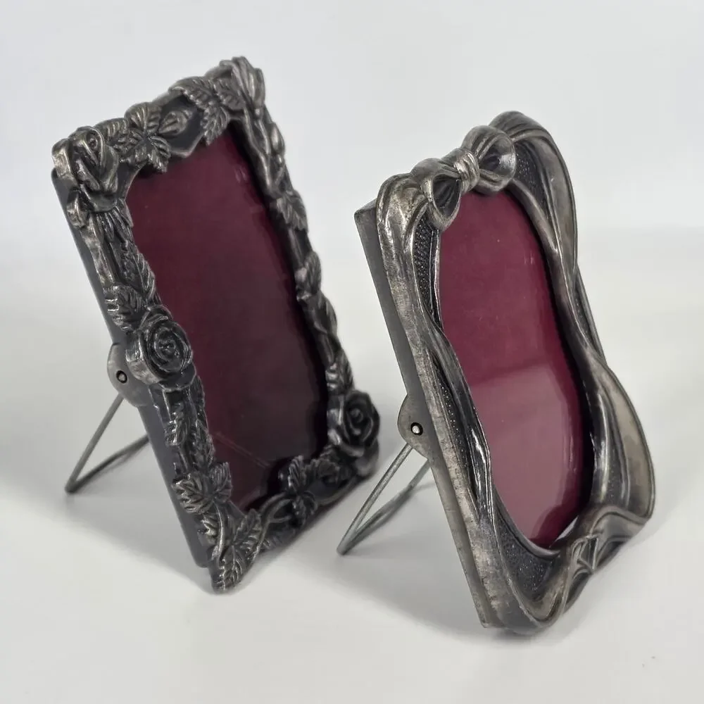 ORNATE SILVER‑TONE MINI FRAMES – VELVET LINED – VINTAGE DECORATIVE SET OF 2